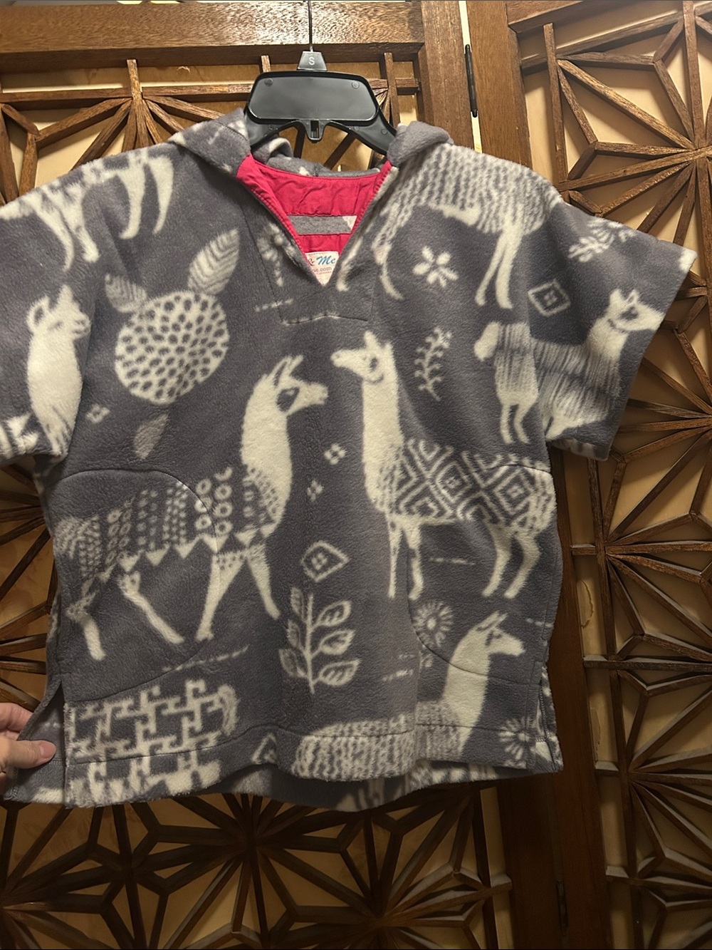 Fi and Me fiandme.com Kids' Gray & White Llama Fleece Hooded Pullover Small